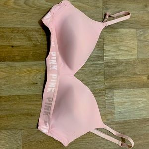 Victoria’s Secret 34D wireless bra